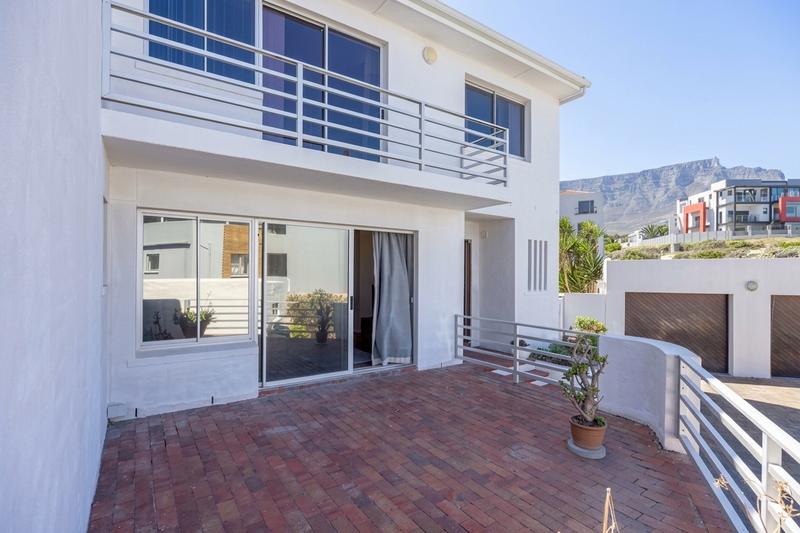 3 Bedroom Property for Sale in Bloubergrant Western Cape